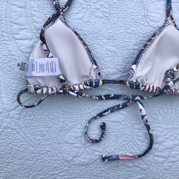 ☀️HOST PICK! ☀️Billabong Bikini Top - Picture 3 of 3
